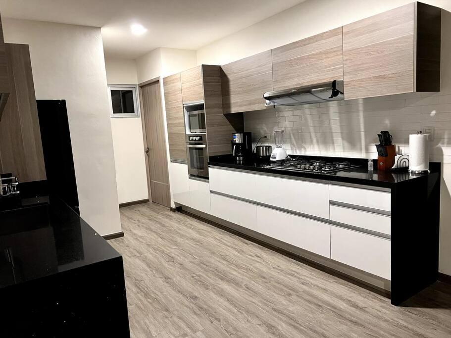 Luxury 3Br Apartment W Pool, Spa & Stunning Views Πουέμπλα Εξωτερικό φωτογραφία